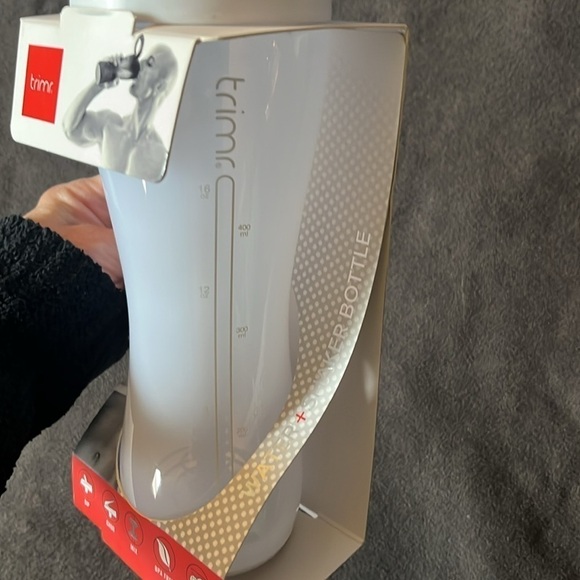 NWT Trimr Water + Protein Shaker Bottle White Sip Straw Chug Spout Clear Active - Picture 5 of 8